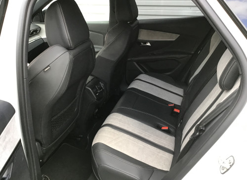 Peugeot 3008 Hybrid 225 e-EAT8 GT