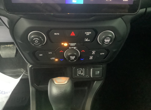 Jeep RENEGADE Nouveau 1.5 Turbo T4 130 ch BVR7 e-Hybrid Altitude