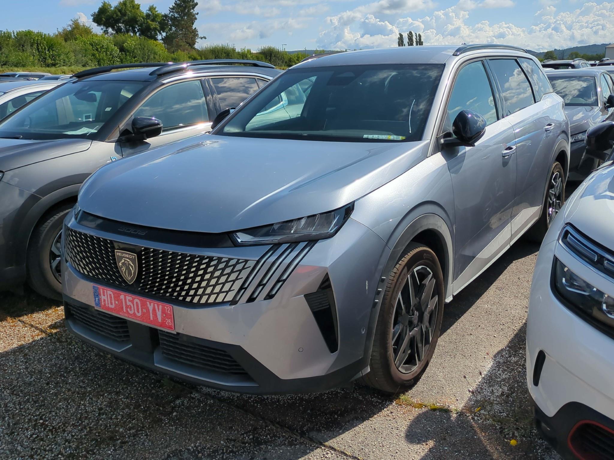 PEUGEOT 5008