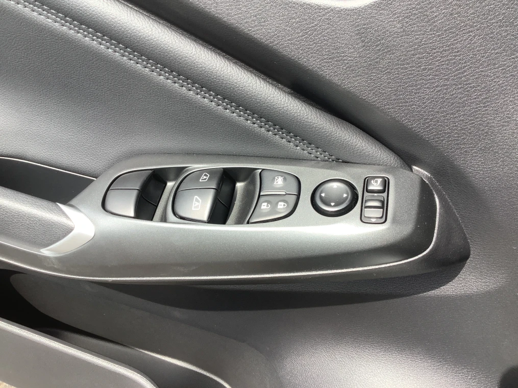 Nissan JUKE HYBRID 143 N-Connecta