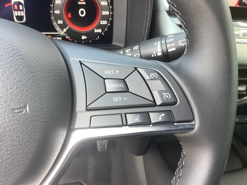 Nissan JUKE HYBRID 143 N-Connecta
