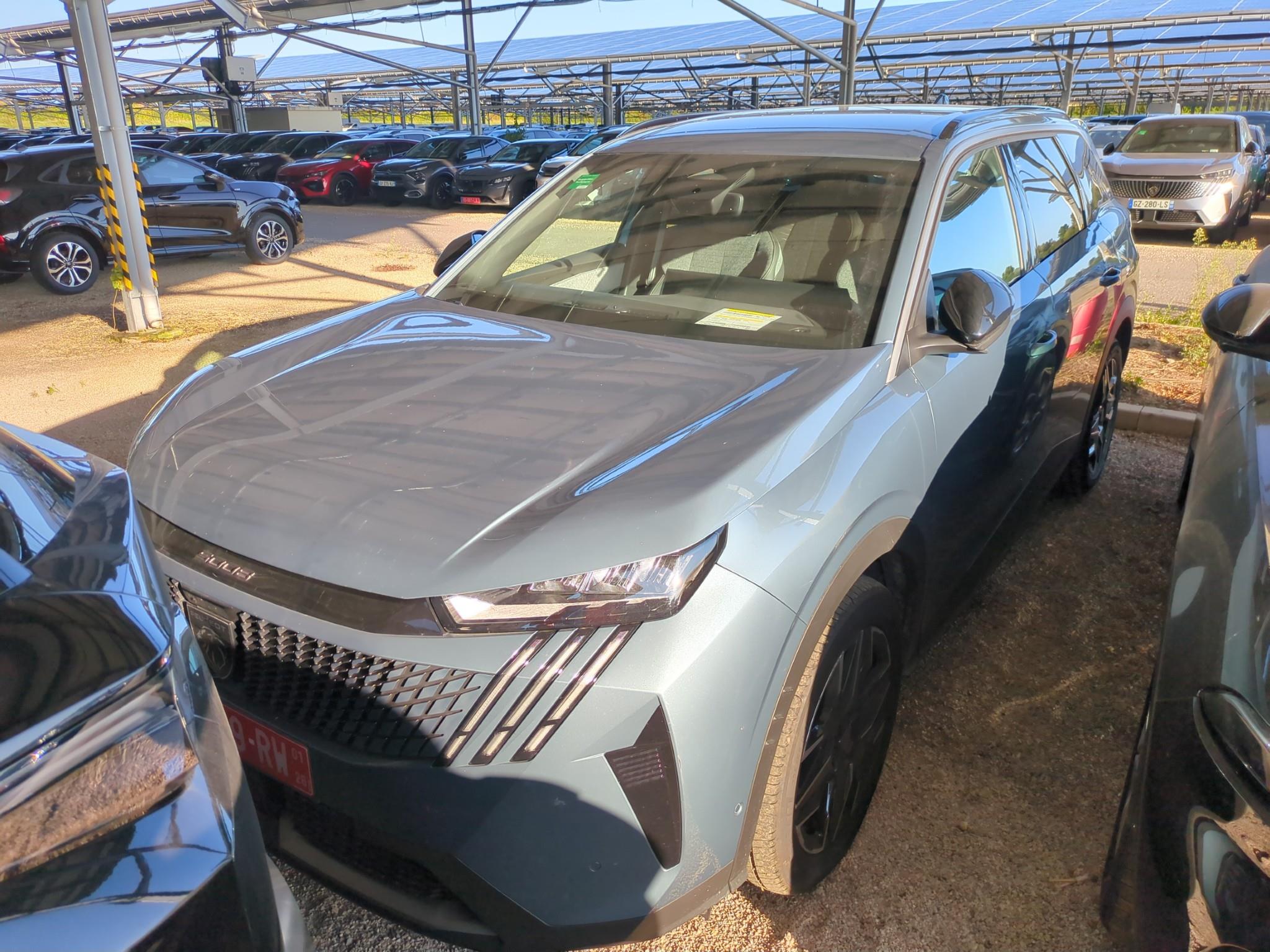 PEUGEOT 5008