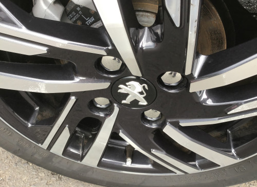 Peugeot 208 PureTech 100 S&S BVM6 Allure