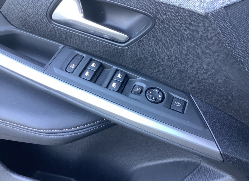 Peugeot 3008 Nouveau Hybrid 145 e-DCS6 Allure