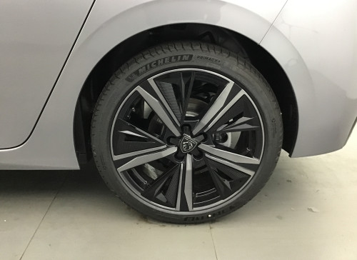 Peugeot 308 Nouvelle PureTech 130ch S&S EAT8 GT
