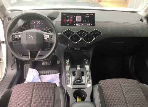 DS DS 3 Nouveau PureTech 130 EAT8 Performance Line