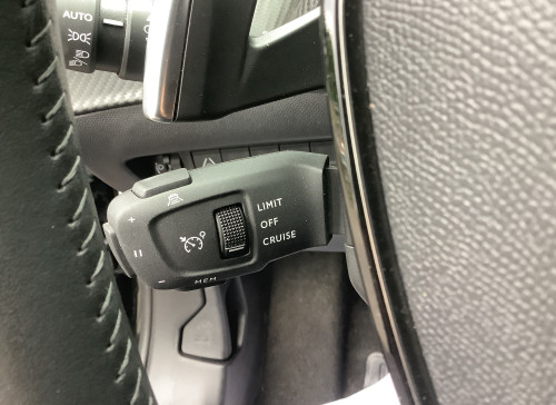 Peugeot 2008 Nouveau Hybrid 136 e-DCS6 Allure