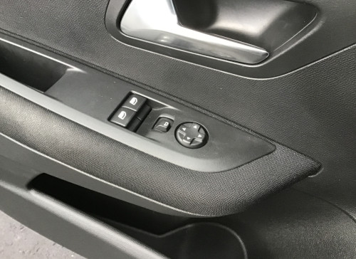 Peugeot 208 PureTech 100 S&S BVM6 Active