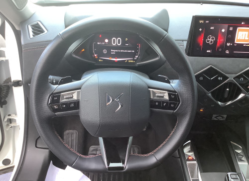 DS DS 3 Nouveau PureTech 130 EAT8 Performance Line