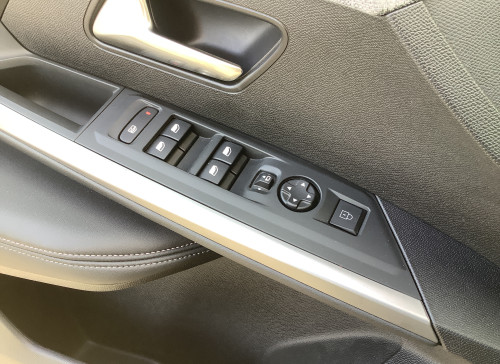 Peugeot 3008 Nouveau Hybrid 136 e-DCS6 Allure