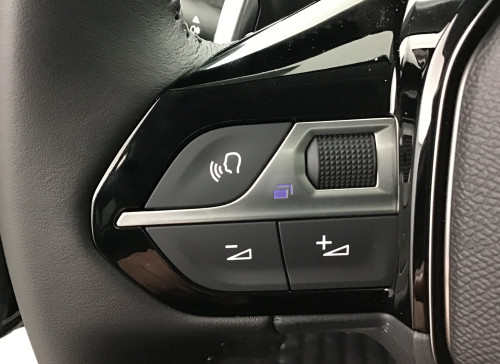 Peugeot 208 Nouvelle Hybrid 136 e-DCS6 Allure