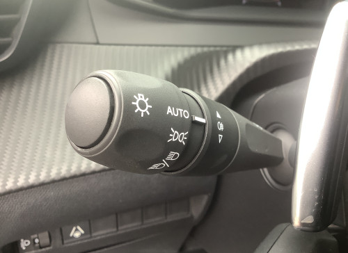 Peugeot 2008 Nouveau Hybrid 145 e-DCS6 Allure