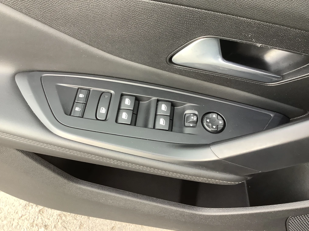 Peugeot 308 SW Hybrid 145 e-DCS6 Allure