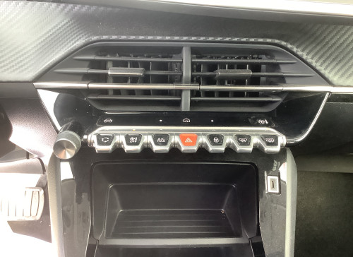 Peugeot 208 Nouvelle Hybrid 100 e-DCS6 Style