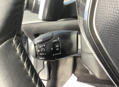 Peugeot 208 Nouvelle Hybrid 100 e-DCS6 Style