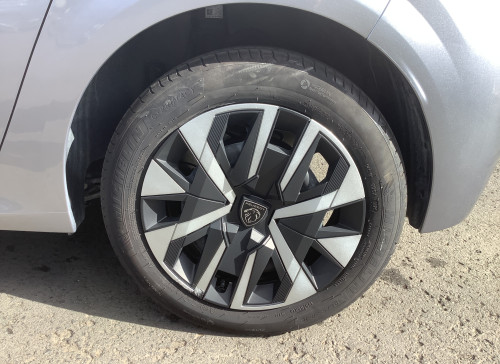 Peugeot 208 Nouvelle Hybrid 100 e-DCS6 Style