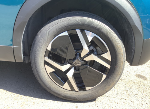 Peugeot 2008 Nouveau Hybrid 145 e-DCS6 GT