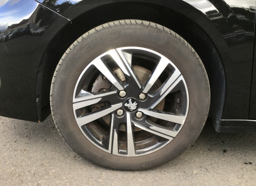 Peugeot 208 PureTech 100 S&S EAT8 Allure
