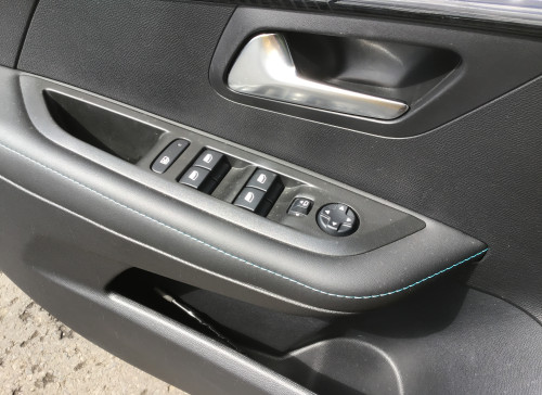 Peugeot 208 PureTech 100 S&S BVM6 Allure
