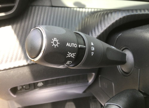 Peugeot 208 PureTech 100 S&S BVM6 Allure