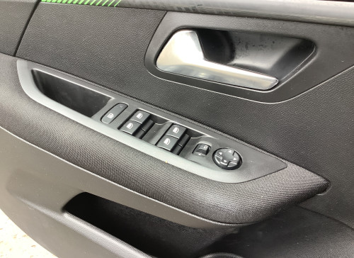 Peugeot 208 Nouvelle PureTech 100 S&S BVM6 Active