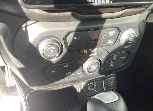 Jeep RENEGADE Nouveau 1.5 Turbo T4 130 ch BVR7 e-Hybrid Altitude