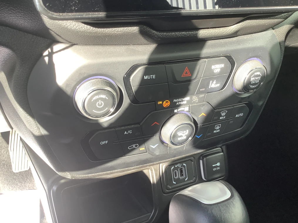 Jeep RENEGADE 1.5 Turbo T4 130 ch BVR7 e-Hybrid Altitude