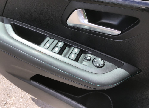 Peugeot 208 PureTech 100 S&S EAT8 Allure Pack