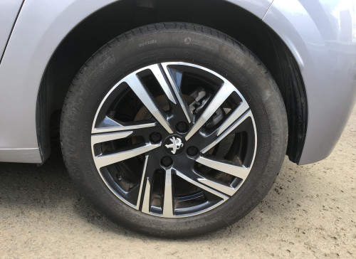 Peugeot 208 PureTech 100 S&S EAT8 Allure Pack
