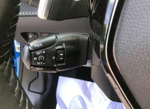 Peugeot 2008 PureTech 130 S&S EAT8 Allure