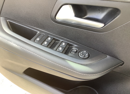 Peugeot 208 Nouvelle Hybrid 110 ch e-DCS6 Allure