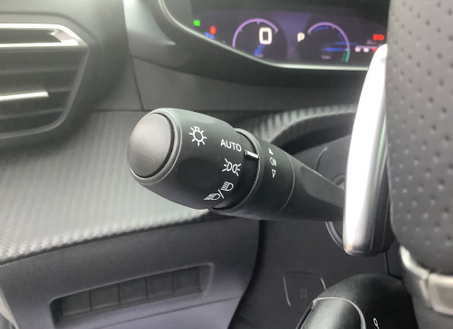 Peugeot 208 Nouvelle Hybrid 100 e-DCS6 GT