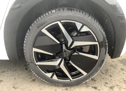 Peugeot 208 Nouvelle Hybrid 100 e-DCS6 GT