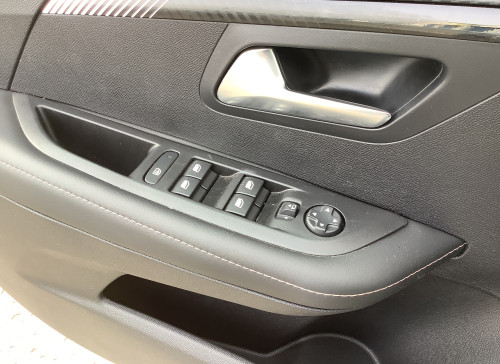 Peugeot 208 Nouvelle Hybrid 110 ch e-DCS6 Allure