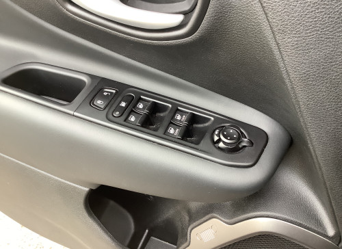 Jeep RENEGADE Nouveau 1.5 Turbo T4 130 ch BVR7 e-Hybrid Altitude