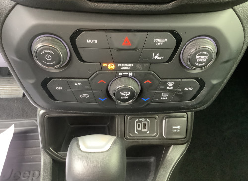 Jeep RENEGADE Nouveau 1.5 Turbo T4 130 ch BVR7 e-Hybrid Altitude