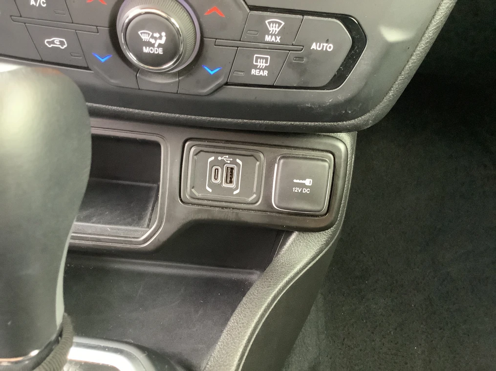 Jeep RENEGADE 1.5 Turbo T4 130 ch BVR7 e-Hybrid Altitude