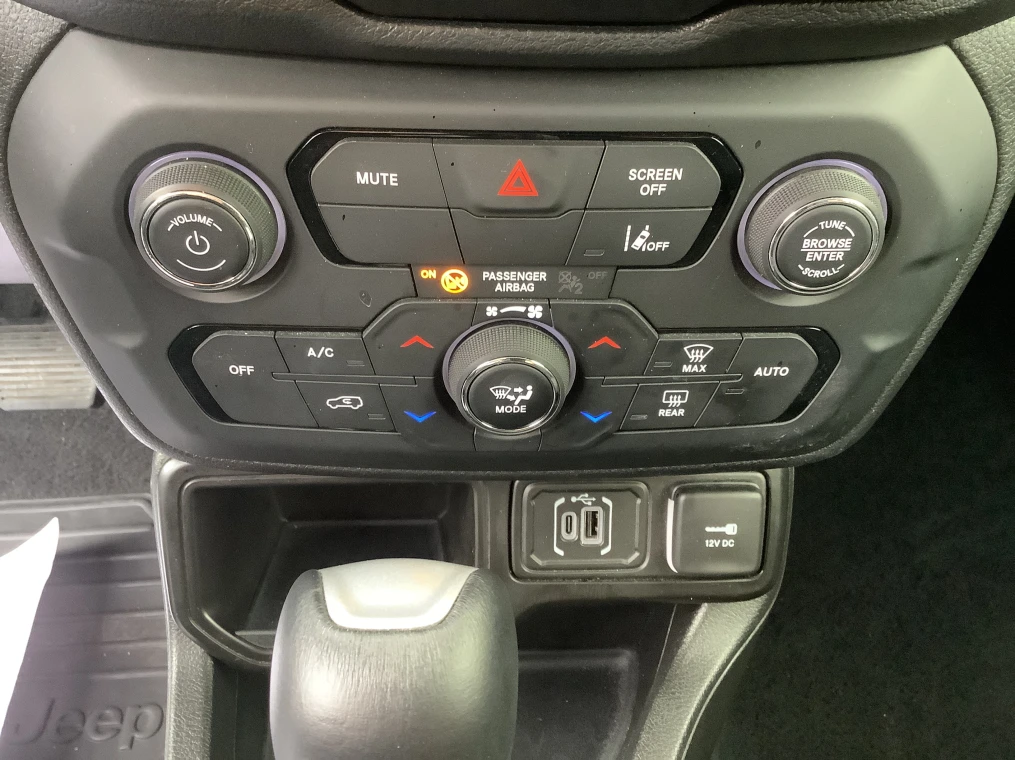 Jeep RENEGADE 1.5 Turbo T4 130 ch BVR7 e-Hybrid Altitude