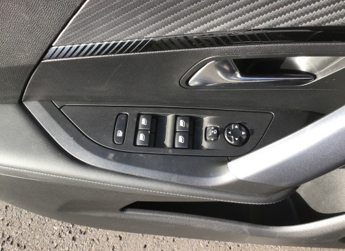 Peugeot 2008 PureTech 100 S&S BVM6 Allure
