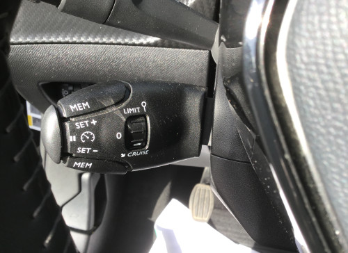 Peugeot 2008 PureTech 100 S&S BVM6 Allure