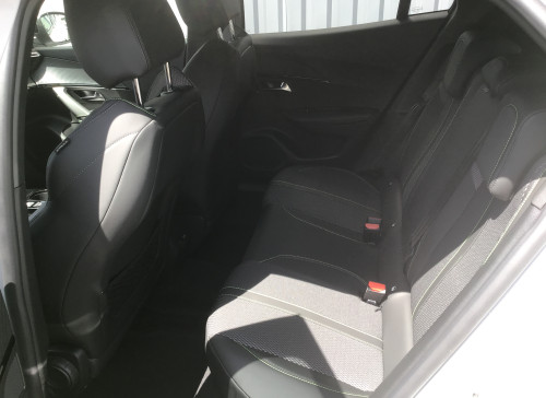 Peugeot 2008 Nouveau PureTech 130 S&S EAT8 GT