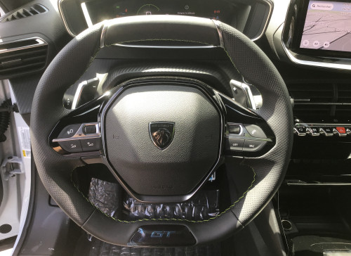 Peugeot 2008 Nouveau PureTech 130 S&S EAT8 GT