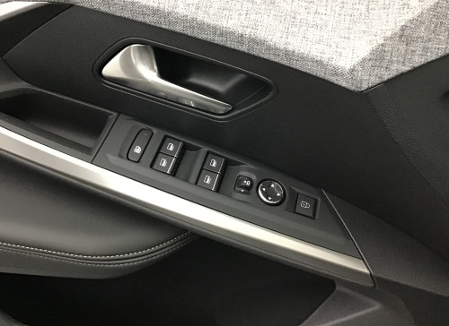Peugeot 3008 Nouveau Hybrid 145 e-DCS6 GT