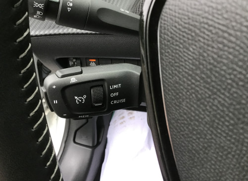 Peugeot 208 PureTech 100 S&S BVM6 Allure Pack