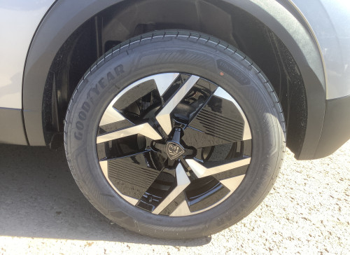 Peugeot 2008 Nouveau Hybrid 145 e-DCS6 GT