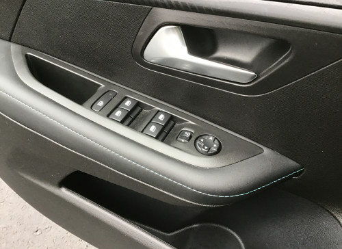 Peugeot 208 PureTech 100 S&S BVM6 Allure Pack