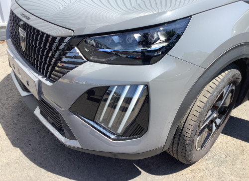 Peugeot 2008 Nouveau Hybrid 136 e-DCS6 GT