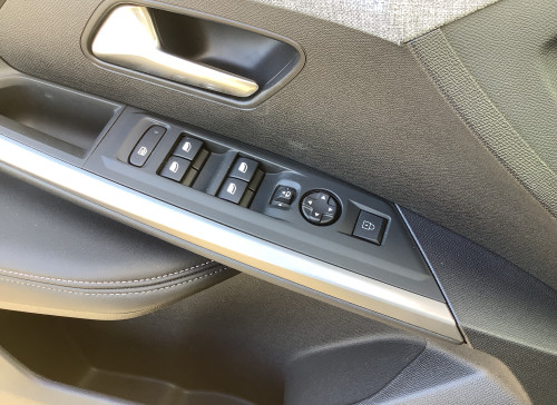 Peugeot 3008 Nouveau Hybrid 136 e-DCS6 Allure