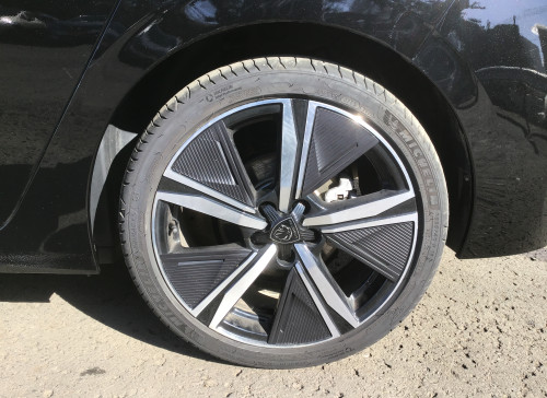 Peugeot 308 Nouvelle PureTech 130ch S&S EAT8 GT