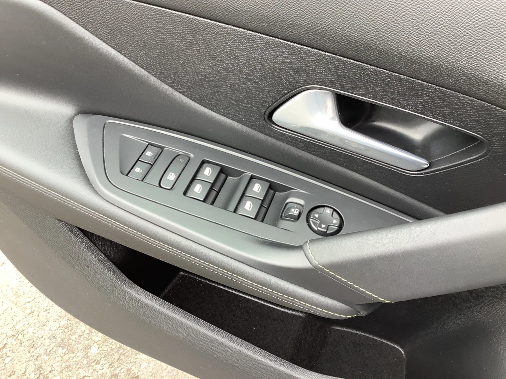 Peugeot 308 SW Hybrid 136 e-DCS6 GT